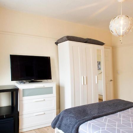 A Home Away From Home Now With Netflix And Ps4 Blackpool Extérieur photo