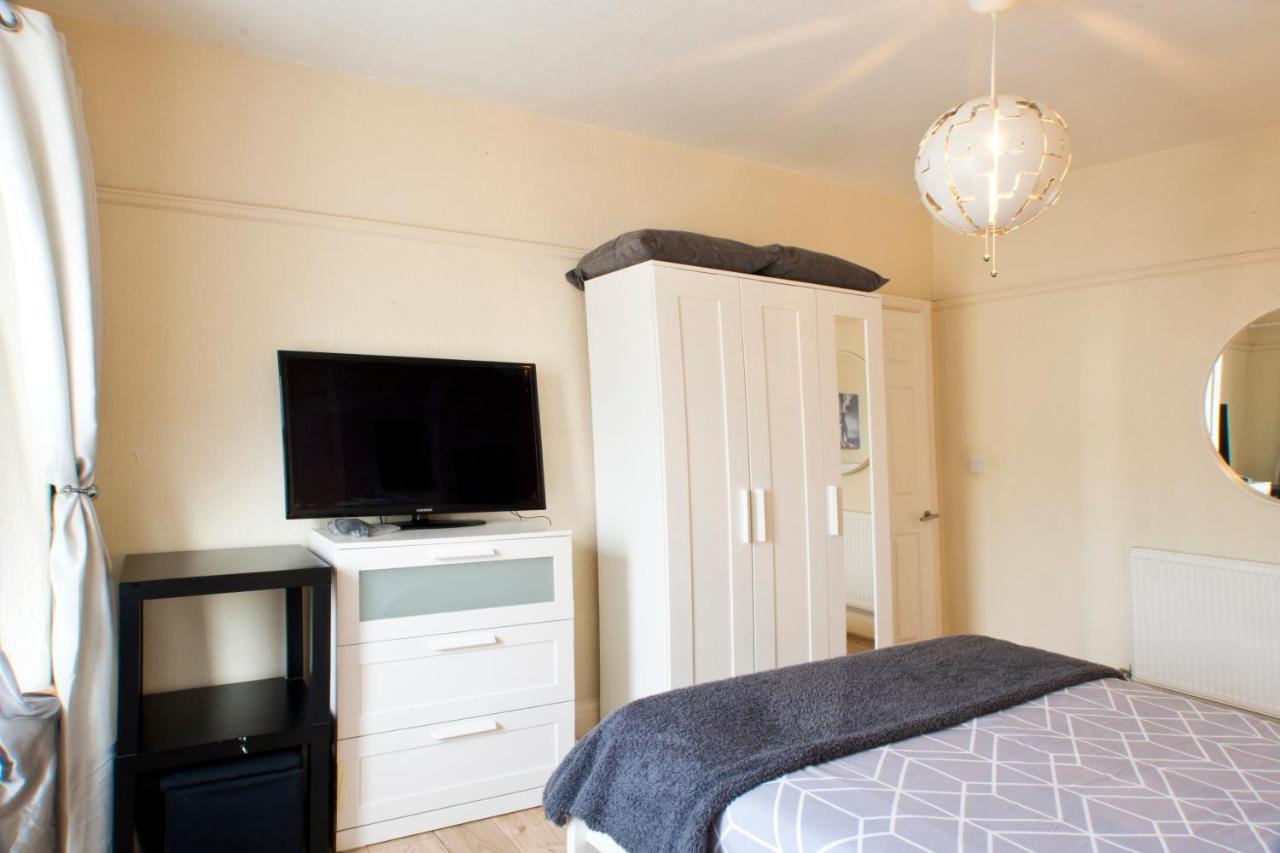 A Home Away From Home Now With Netflix And Ps4 Blackpool Extérieur photo