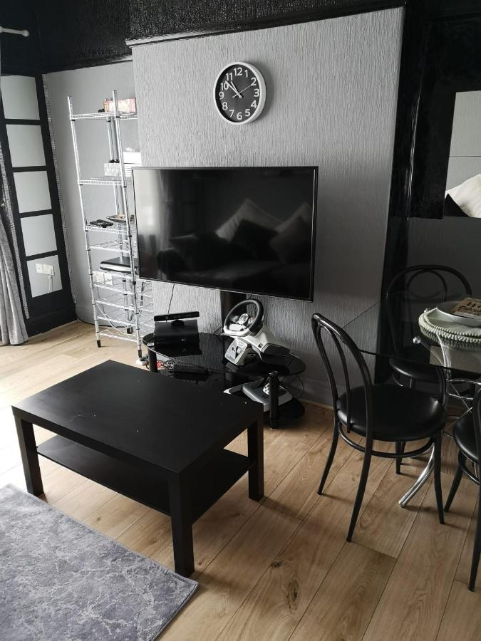 A Home Away From Home Now With Netflix And Ps4 Blackpool Extérieur photo