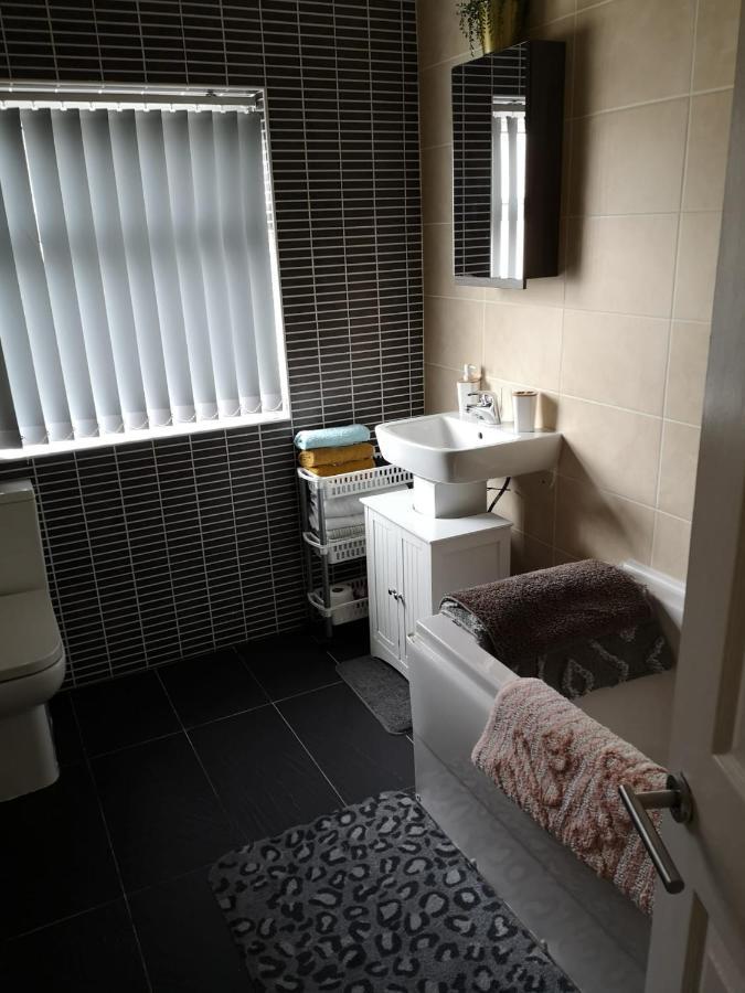 A Home Away From Home Now With Netflix And Ps4 Blackpool Extérieur photo